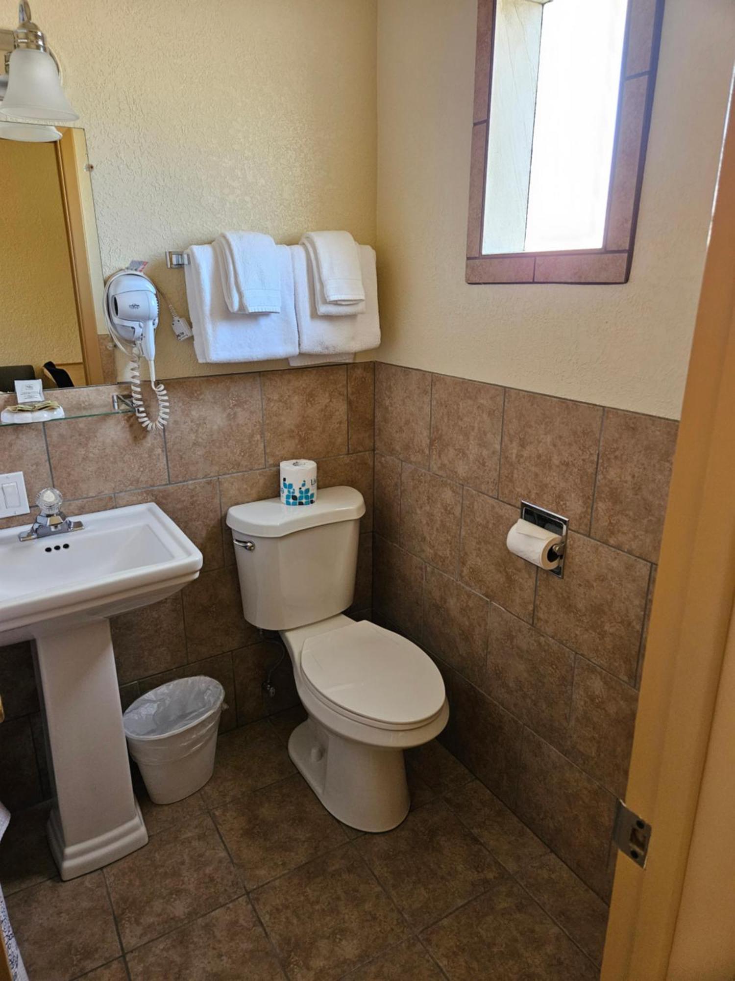 Travel Inn Motel Canon City Ngoại thất bức ảnh