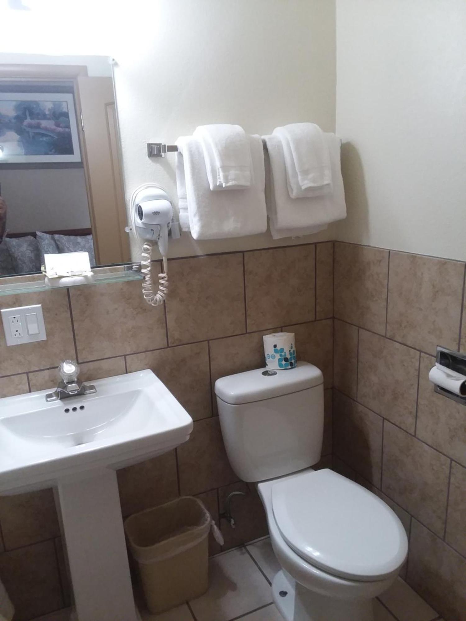 Travel Inn Motel Canon City Ngoại thất bức ảnh