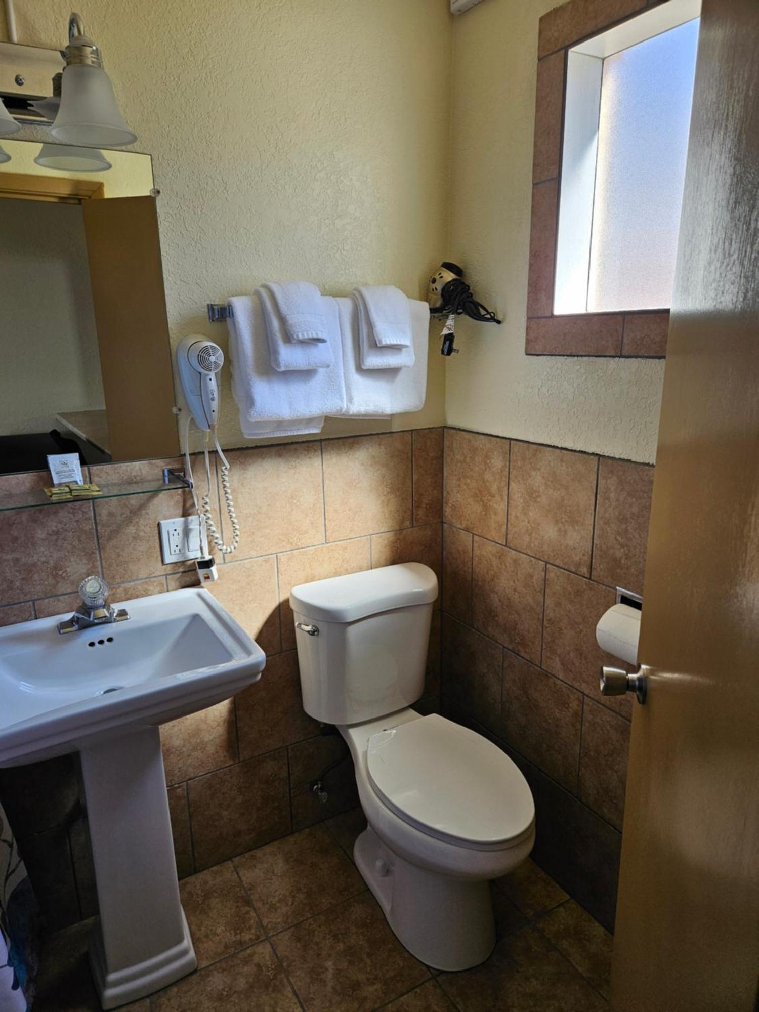 Travel Inn Motel Canon City Ngoại thất bức ảnh