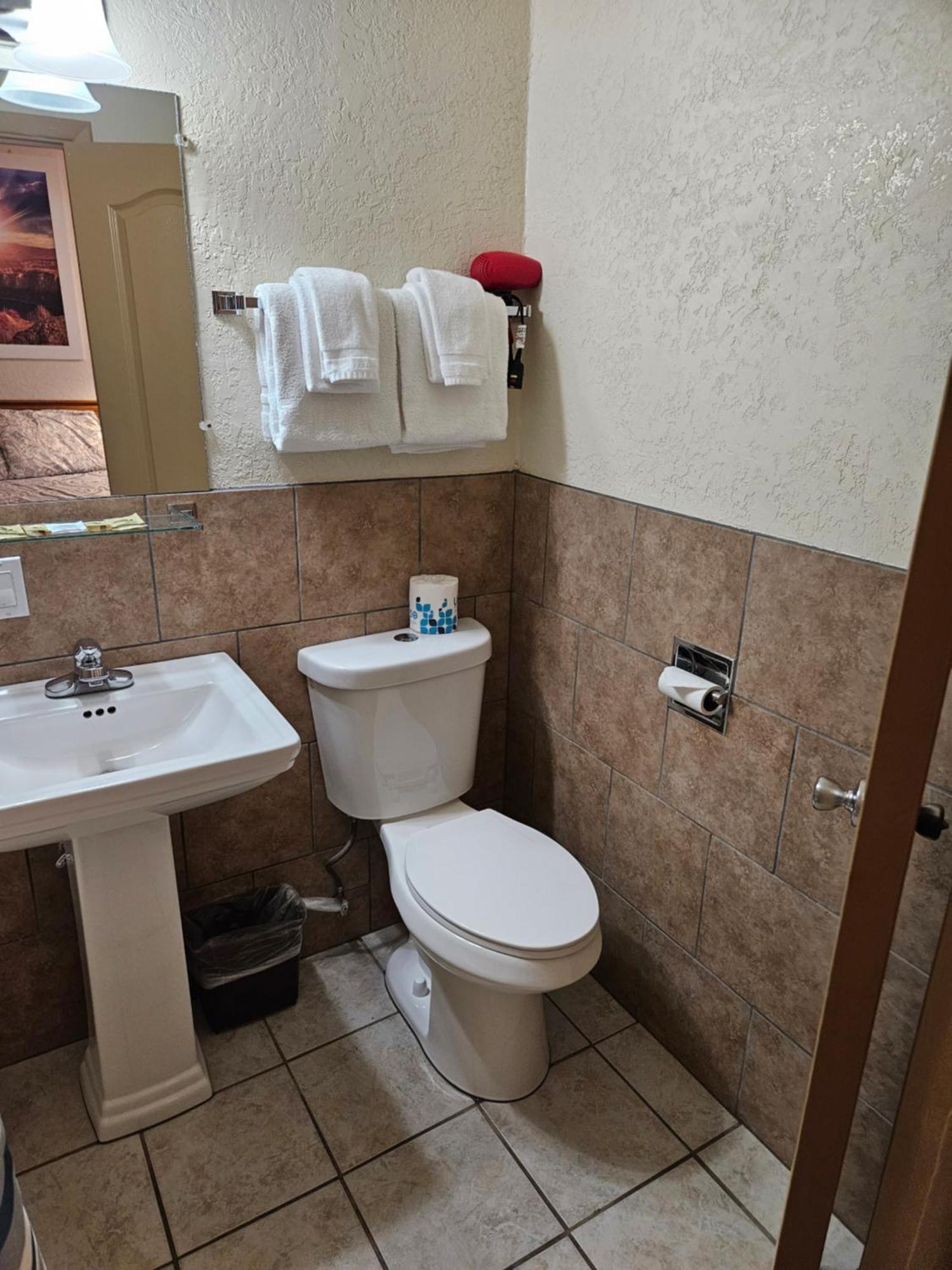 Travel Inn Motel Canon City Ngoại thất bức ảnh