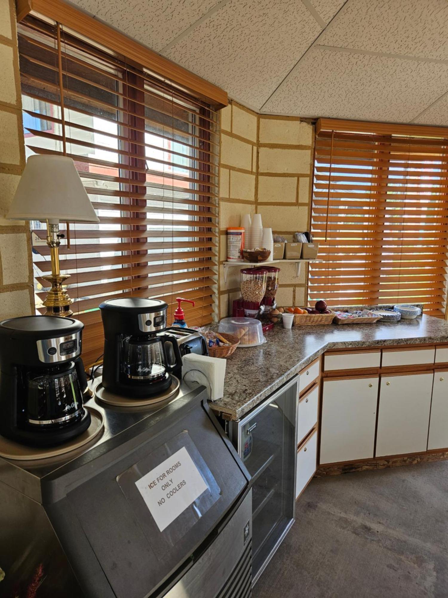 Travel Inn Motel Canon City Ngoại thất bức ảnh